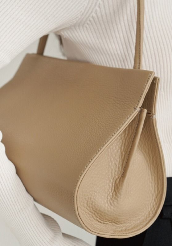 autt 本革ショルダーバッグ・ハンドバッグ Oval Bag（4色