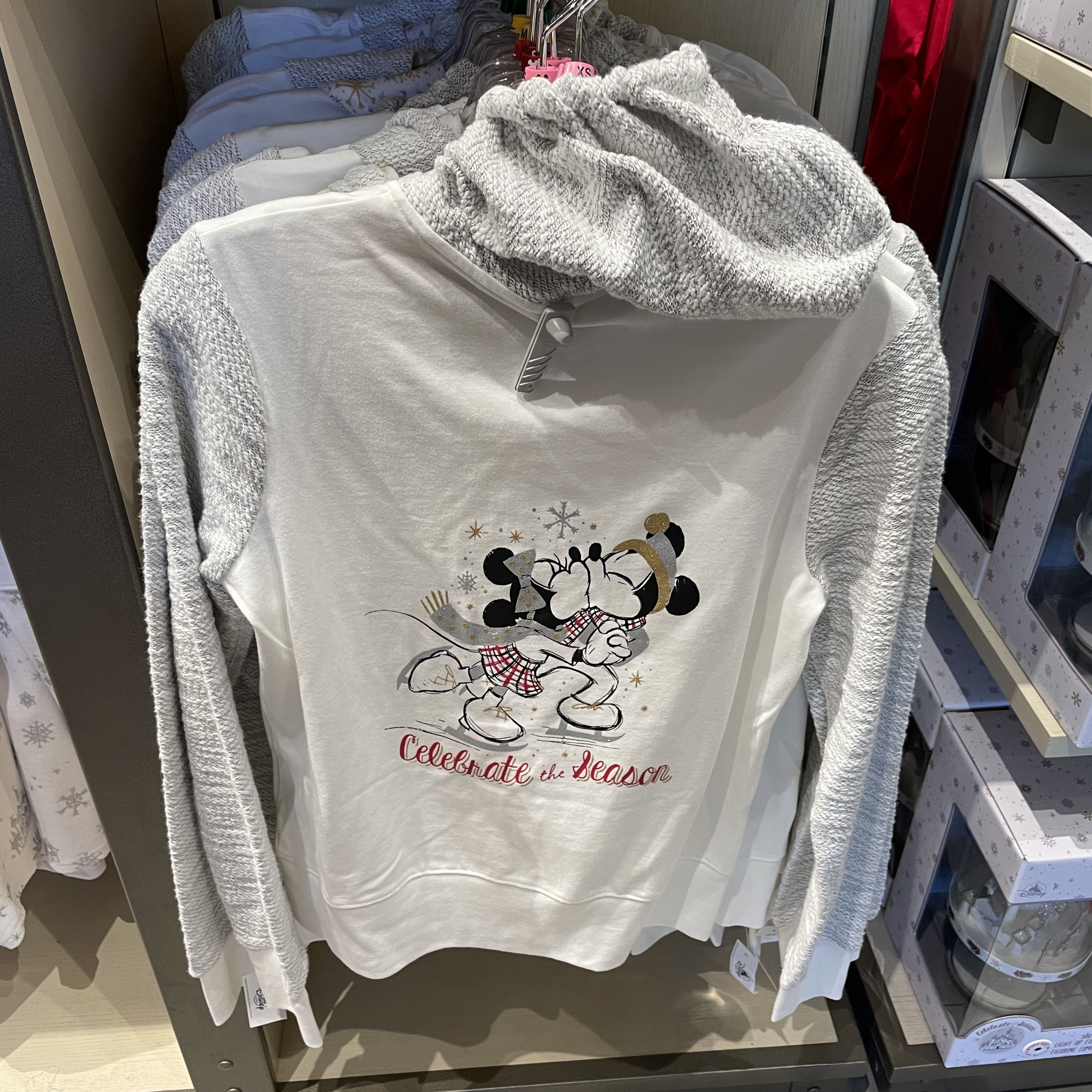 カリフォルニアディズニー限定!Celebrate the Season パーカー カリフォルニアディズニー限定!Celebrate the Season パーカー