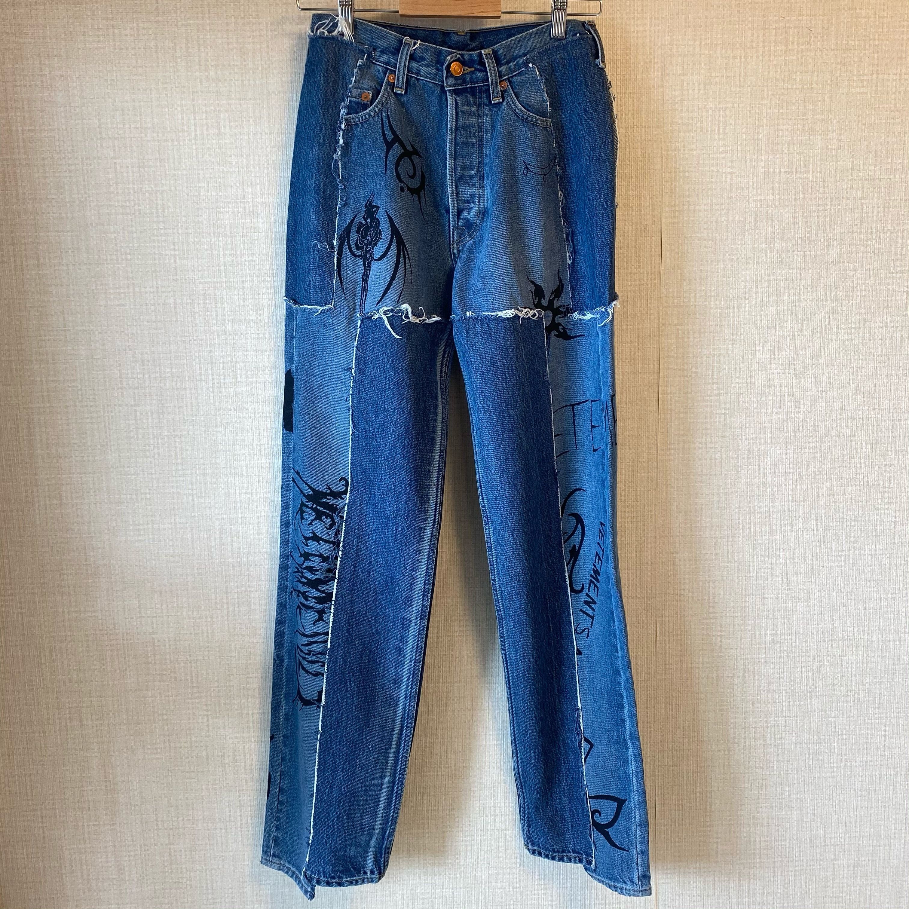 ★すぐ届く★ VETEMENTS × Levi's 再構築ペイントデニム ★すぐ届く★ VETEMENTS × Levi's 再構築ペイントデニム