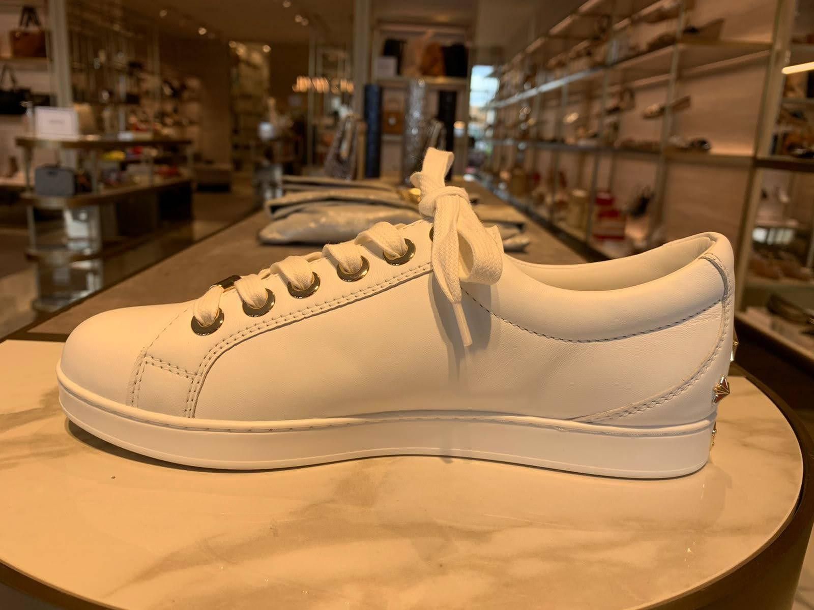 Jimmy Choo☆CASH スタースタッズ付レザースニーカー☆送料込 (Jimmy Jimmy Choo☆CASH スタースタッズ付レザースニーカー☆送料込 (Jimmy