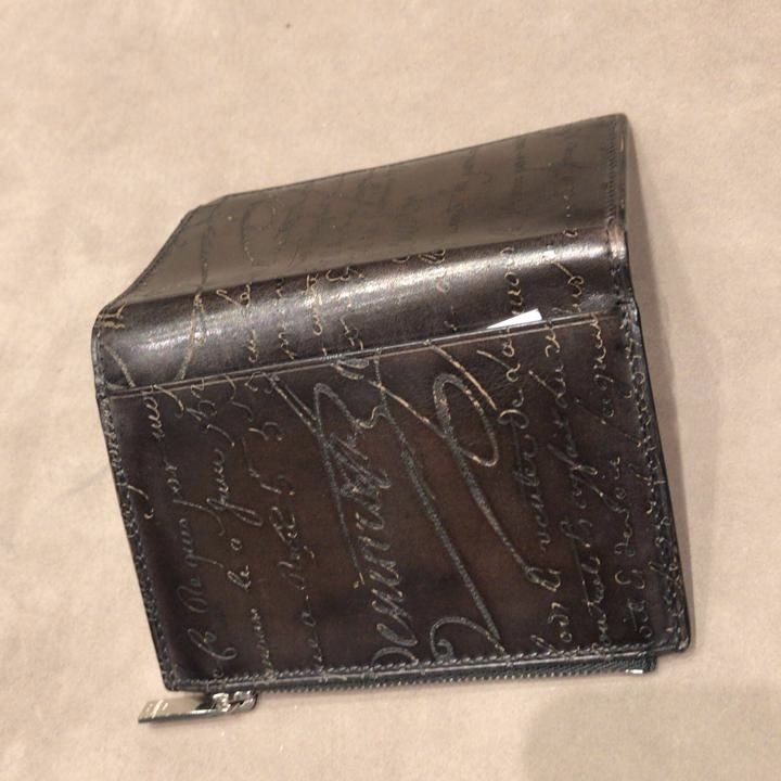 完売必至 】Berluti ペリープル スクリットレザー ウォレット (Berluti ...