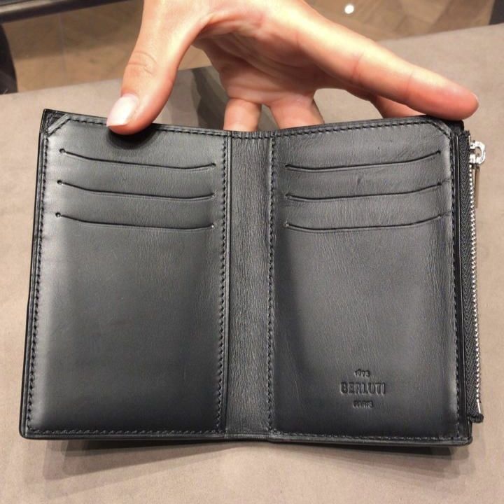 完売必至 】Berluti ペリープル スクリットレザー ウォレット (Berluti ...