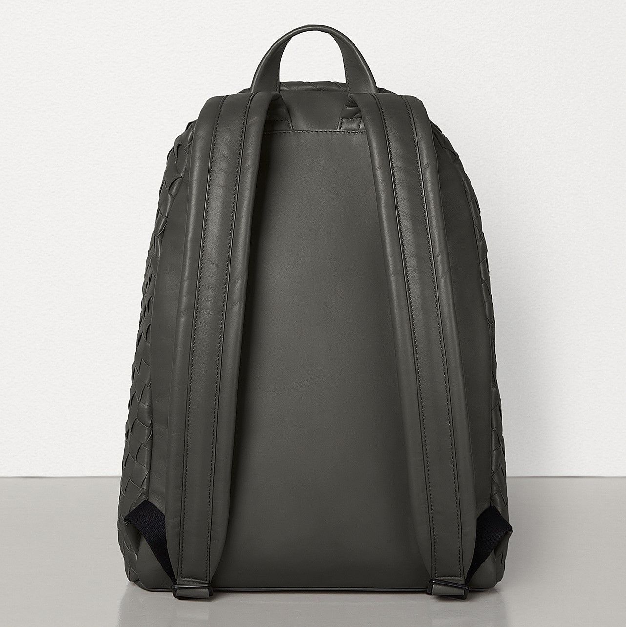 BOTTEGA VENETA イントレチャート フロントジップ付バックパック ...