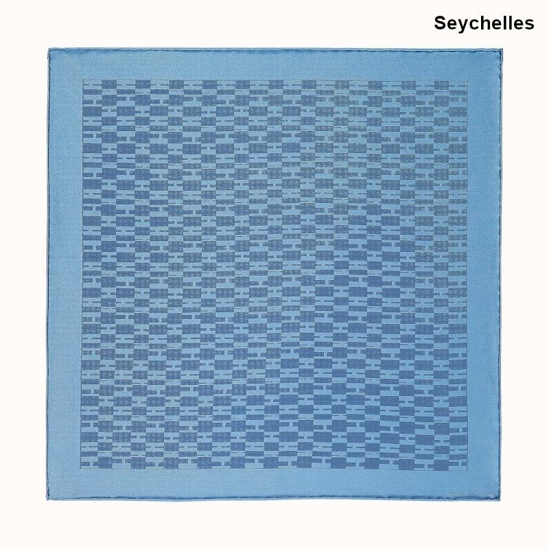 HERMES】Faconnee Grand H pocket square 45♪グランH♪ (HERMES HERMES】Faconnee Grand H pocket square 45♪グランH♪ (HERMES