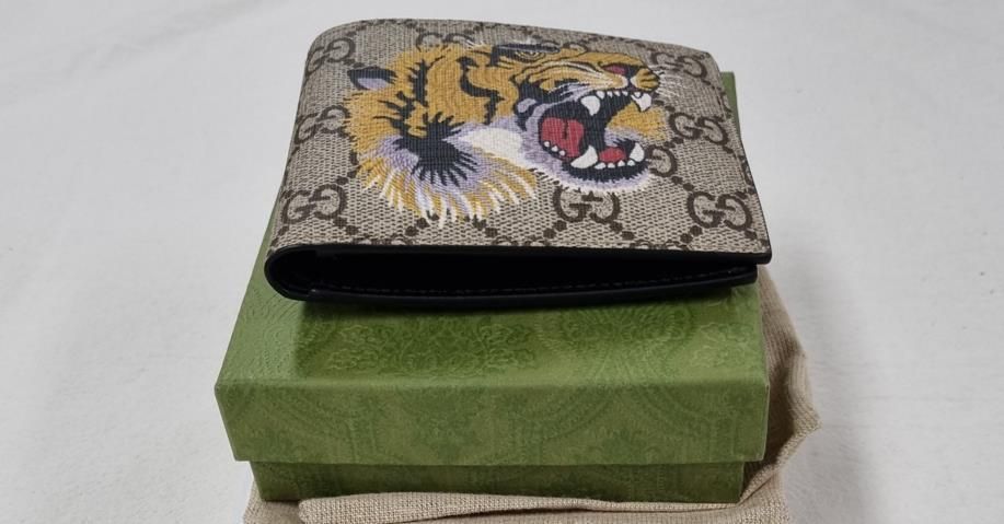 グッチ【GUCCI】☆GGスプリーム☆トラデザイン☆折りたたみ財布 (GUCCI ...