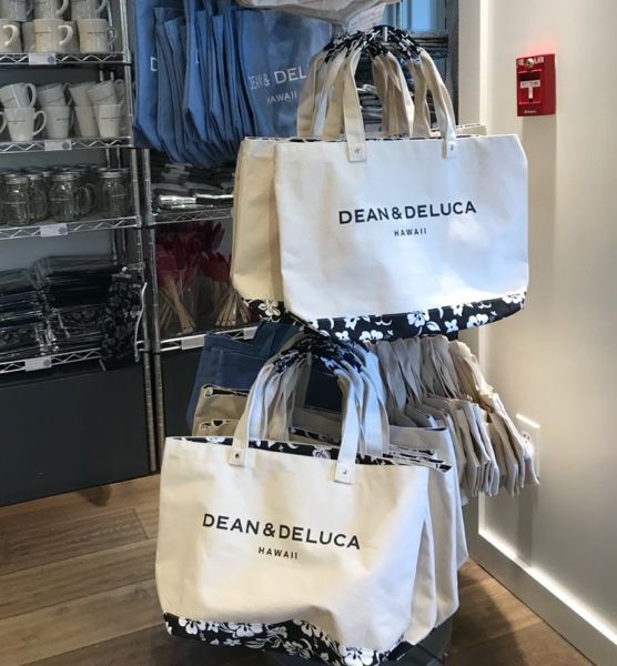 【DEAN&DELUCAハワイ限定】ハイビスカス柄トート大小2点セット DEAN&DELUCAハワイ限定】ハイビスカス柄トート大小2点セット