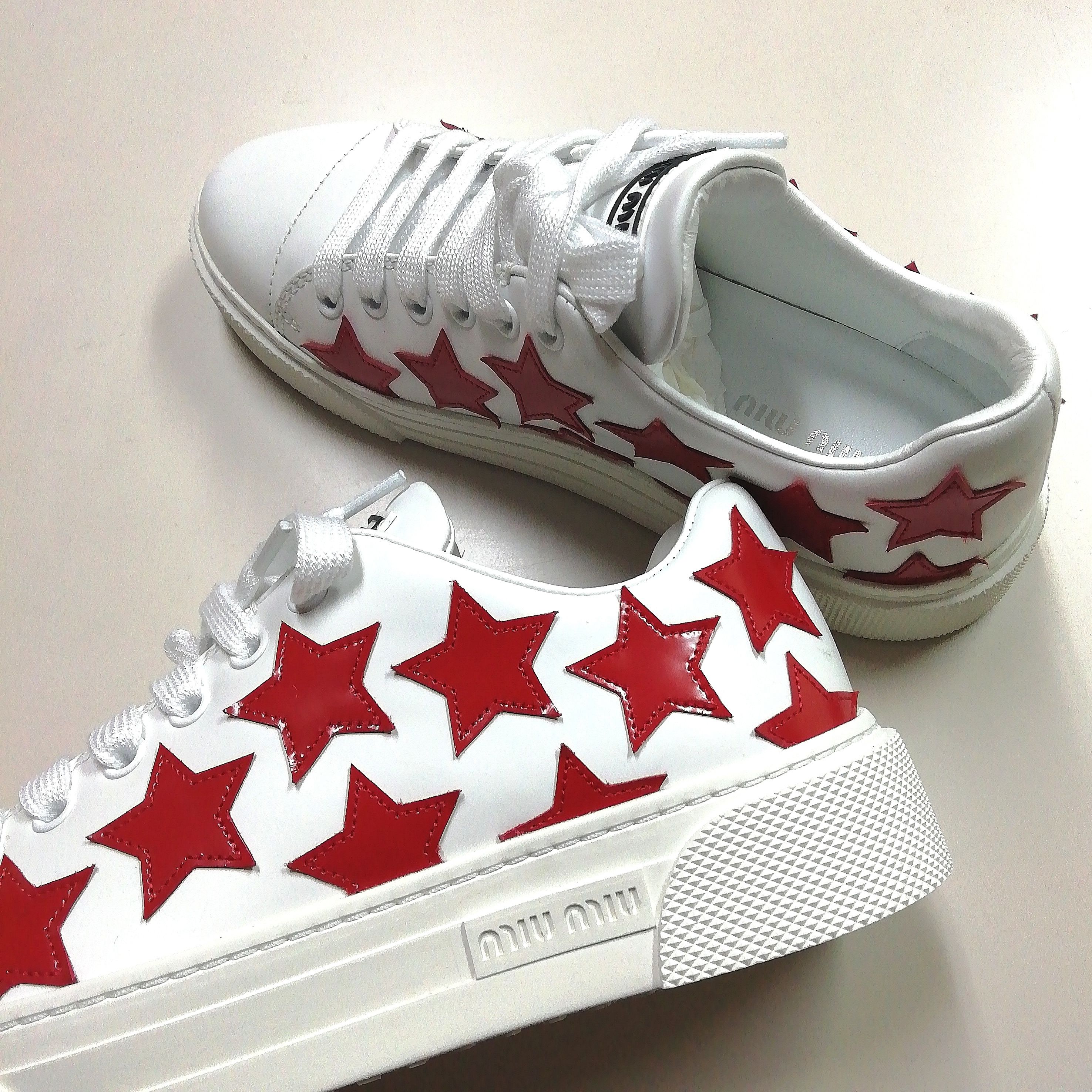 数々のアワードを受賞】 ☆新品☆miu miu(ミュウミュウ)ロゴスターローカットスニーカー 5 靴 Nen Hoshou 数々のアワードを受賞】 ☆新品☆miu miu(ミュウミュウ)ロゴスターローカットスニーカー 5 靴 Nen Hoshou