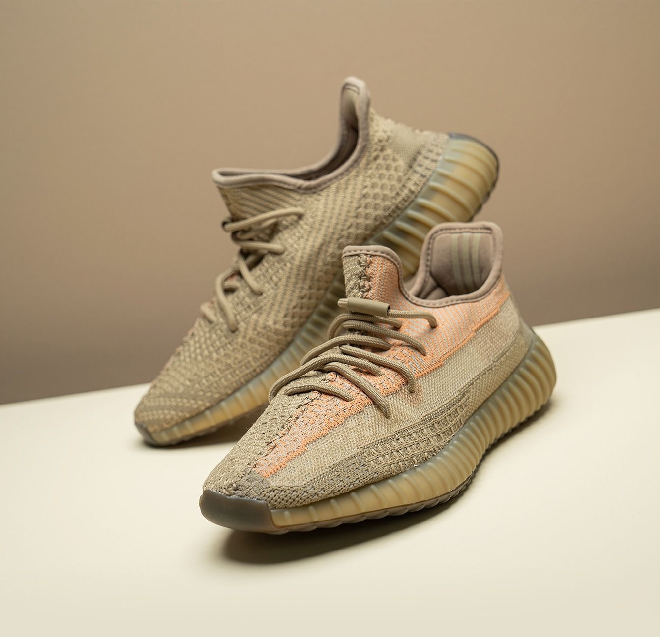 【美品】yeezy boost 350 v2 sand taupe