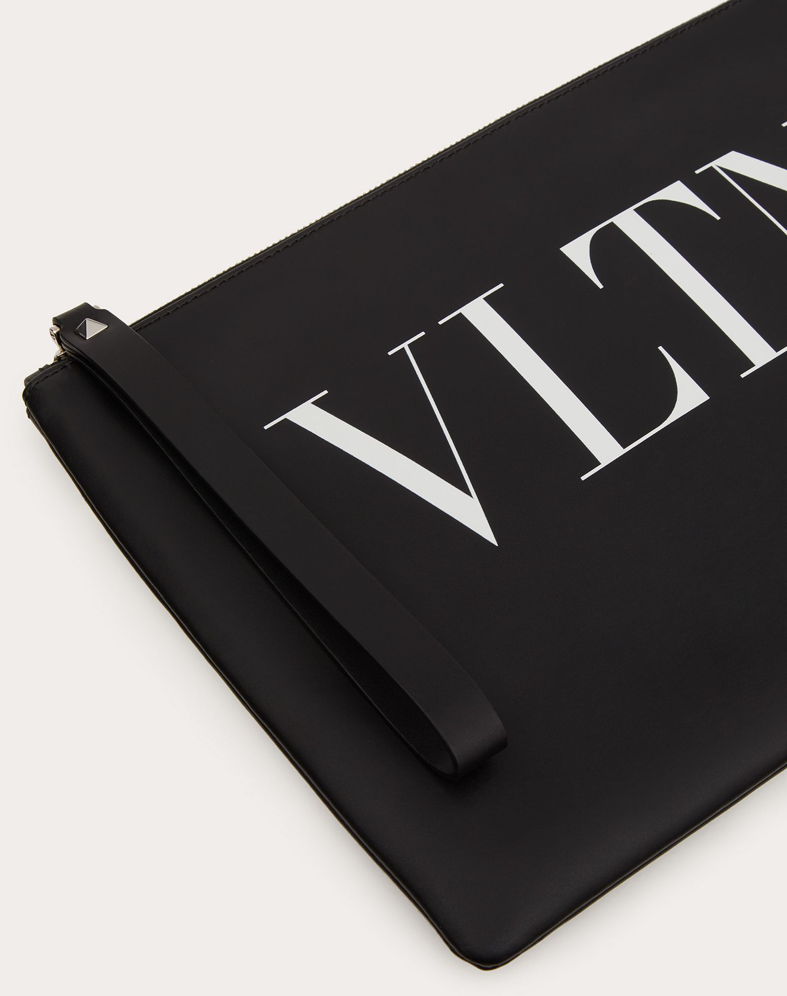 関税負担なし☆VALENTINO VLTN LOGO Clutch Bag VLTN ポーチ 関税負担なし☆VALENTINO VLTN LOGO Clutch Bag VLTN ポーチ