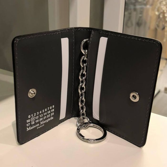 マルジェラ直営◇カードホルダー◇数字ロゴ◇キーチェーン付き (Maison マルジェラ直営◇カードホルダー◇数字ロゴ◇キーチェーン付き (Maison