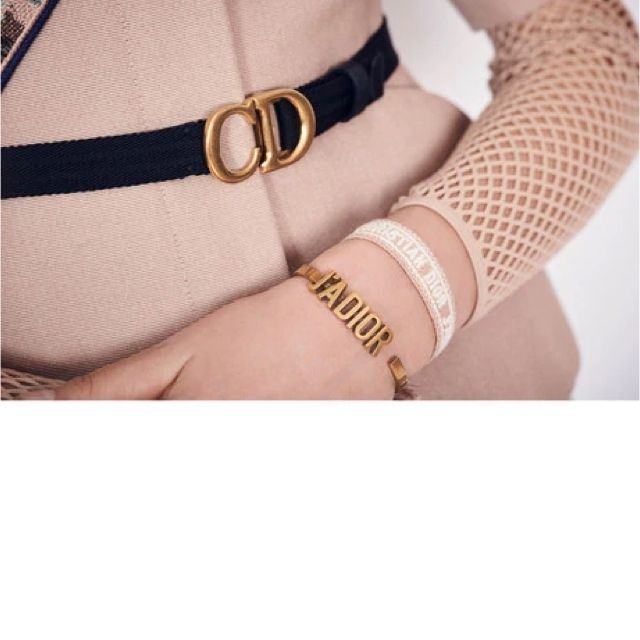 Dior】SADDLE BELT” CDロゴ