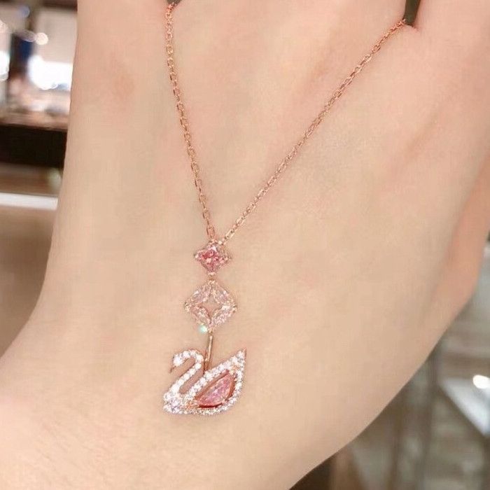 スワロフスキー SWAROVSKI Dazzling Swan Y字型ネックレス スワロフスキー SWAROVSKI Dazzling Swan Y字型ネックレス