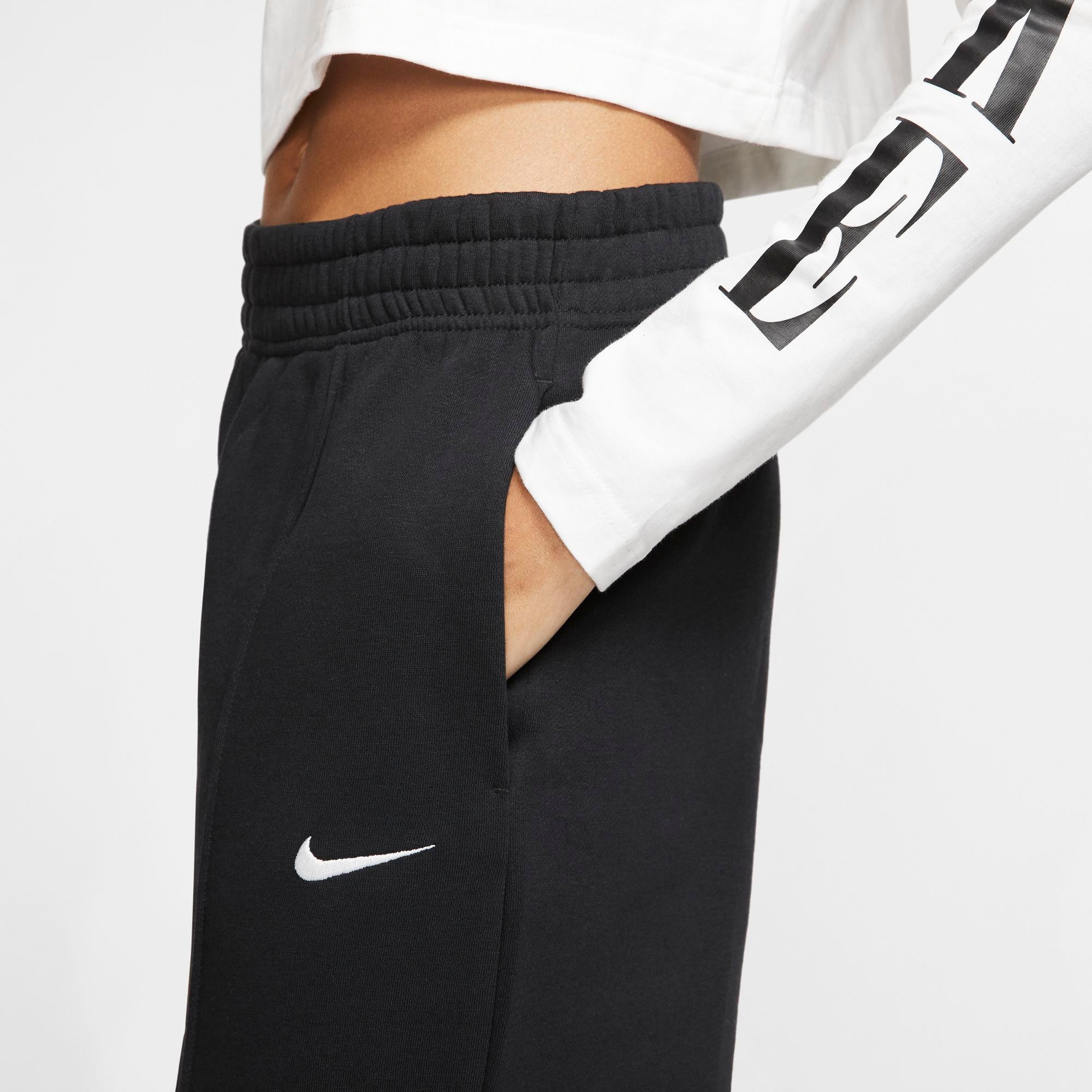 NIKE】オーバーサイズ スウェット&パンツ セットアップ (Nike NIKE】オーバーサイズ スウェット&パンツ セットアップ (Nike