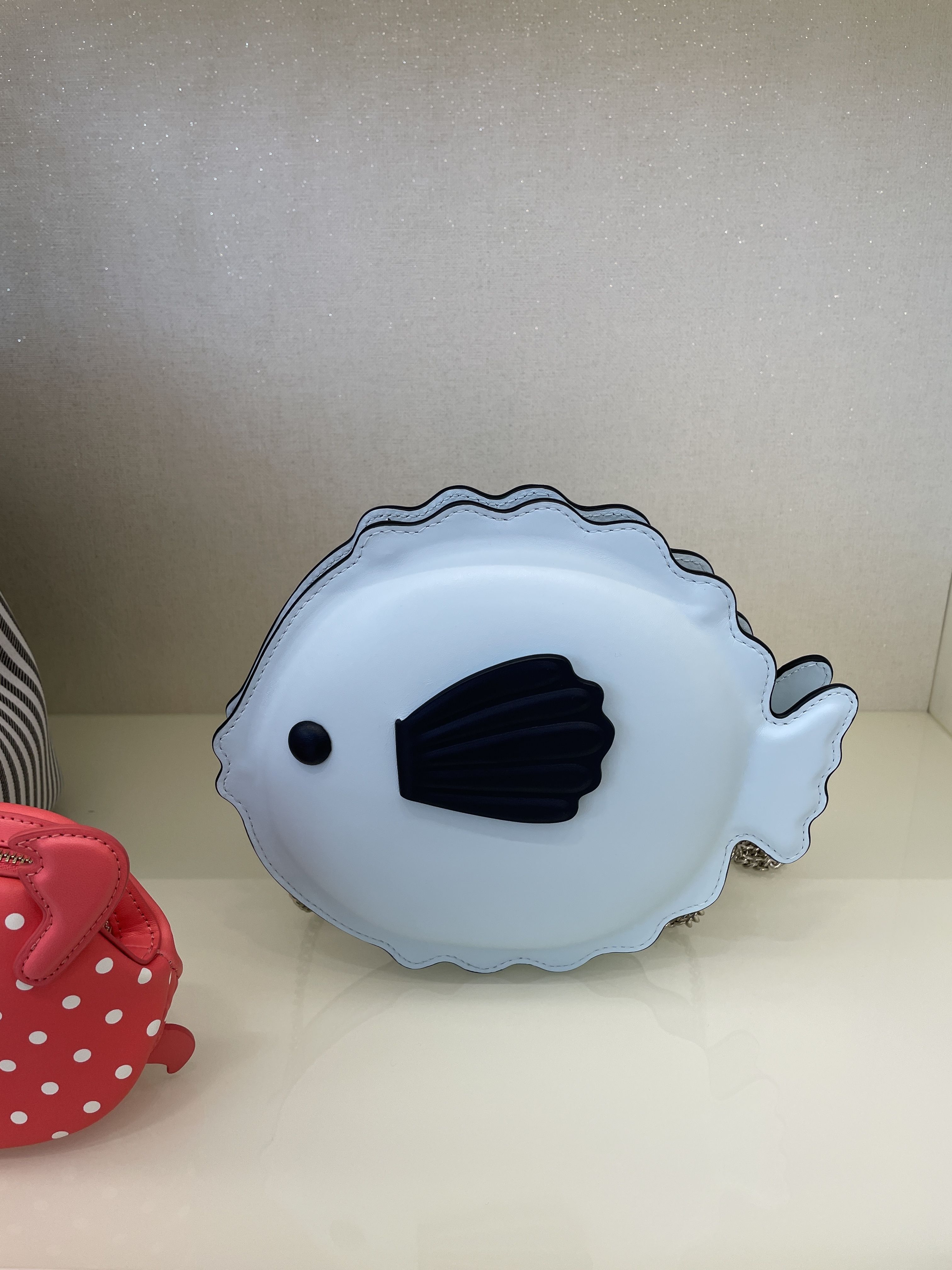 kate spade パフィー パッファー フィッシュ クロスボディ