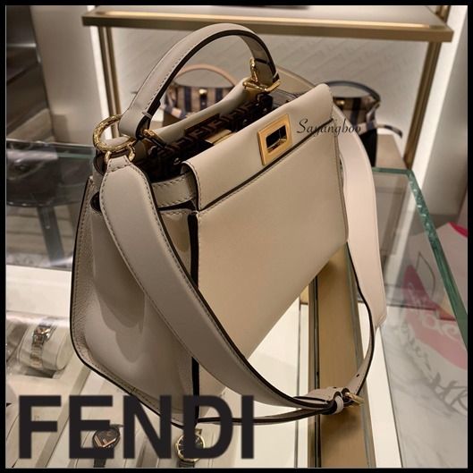 PEEKABOO ICONIC ホワイト ミニ バッグ 【FENDI】 (FENDI/ハンドバッグ ...