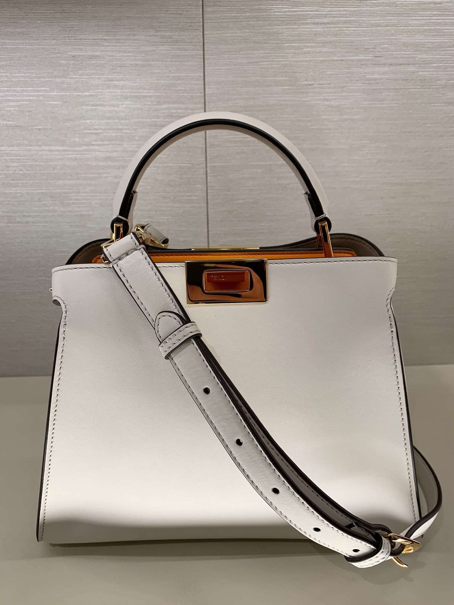PEEKABOO ICONIC ホワイト ミニ バッグ 【FENDI】 (FENDI/ハンドバッグ ...