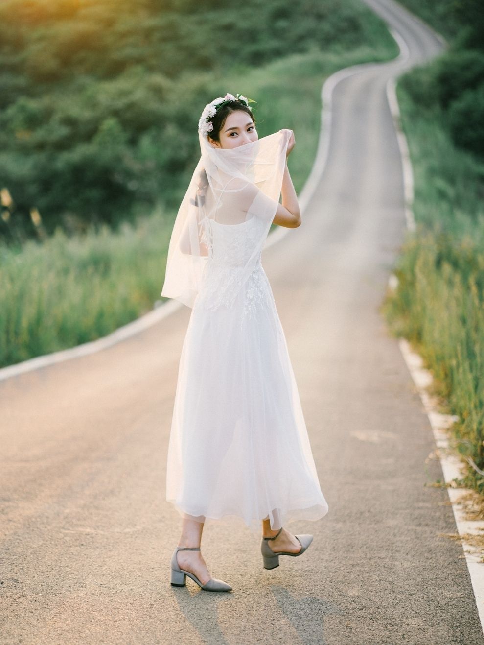お金を節約 DRESS PRODUCTION 花柄刺繍Aライン ウェディングドレス