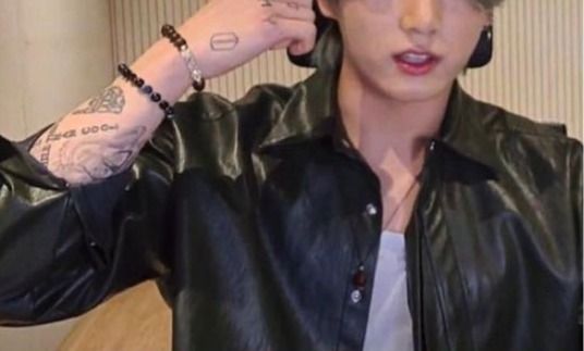 ◇LAMODECHIEF◇BTSジョングク着用 ECO LEATHER OVERSIZED SHIRT ◇LAMODECHIEF◇BTSジョングク着用 ECO LEATHER OVERSIZED SHIRT