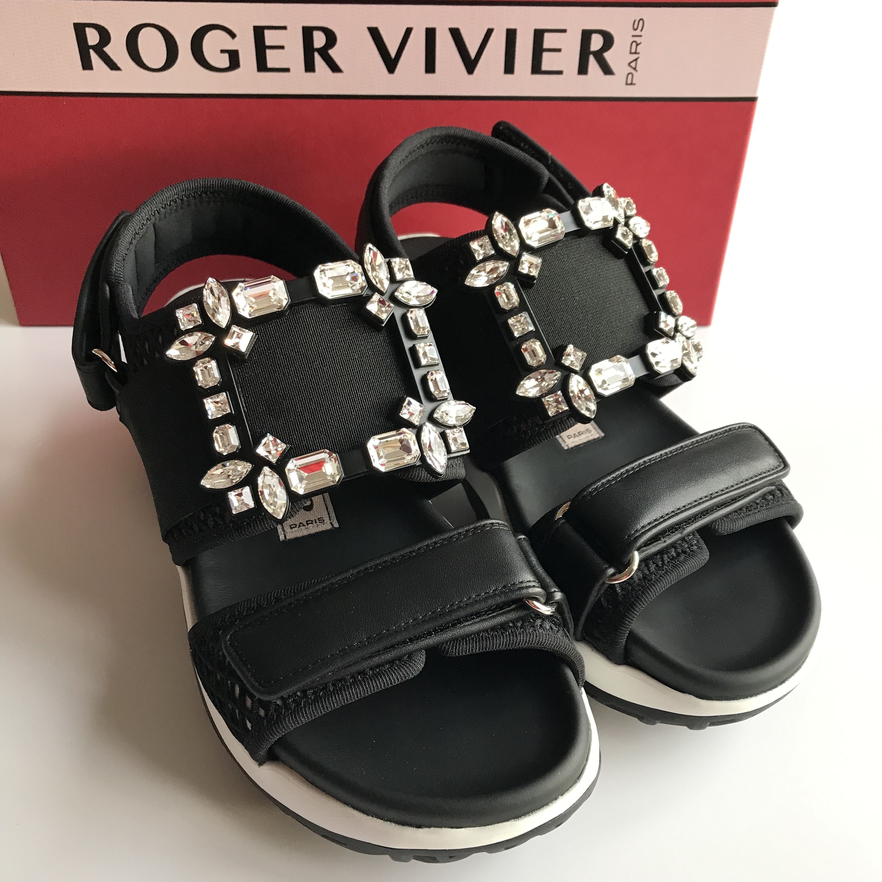 ロジェ・ヴィヴィエ】Viv Run☆ストラスバックルサンダル (Roger ロジェ・ヴィヴィエ】Viv Run☆ストラスバックルサンダル (Roger