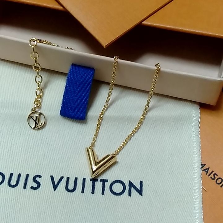 LOUIS VUITTON ネックレス・エセンシャルV【すぐ届く】 (Louis Vuitton ...