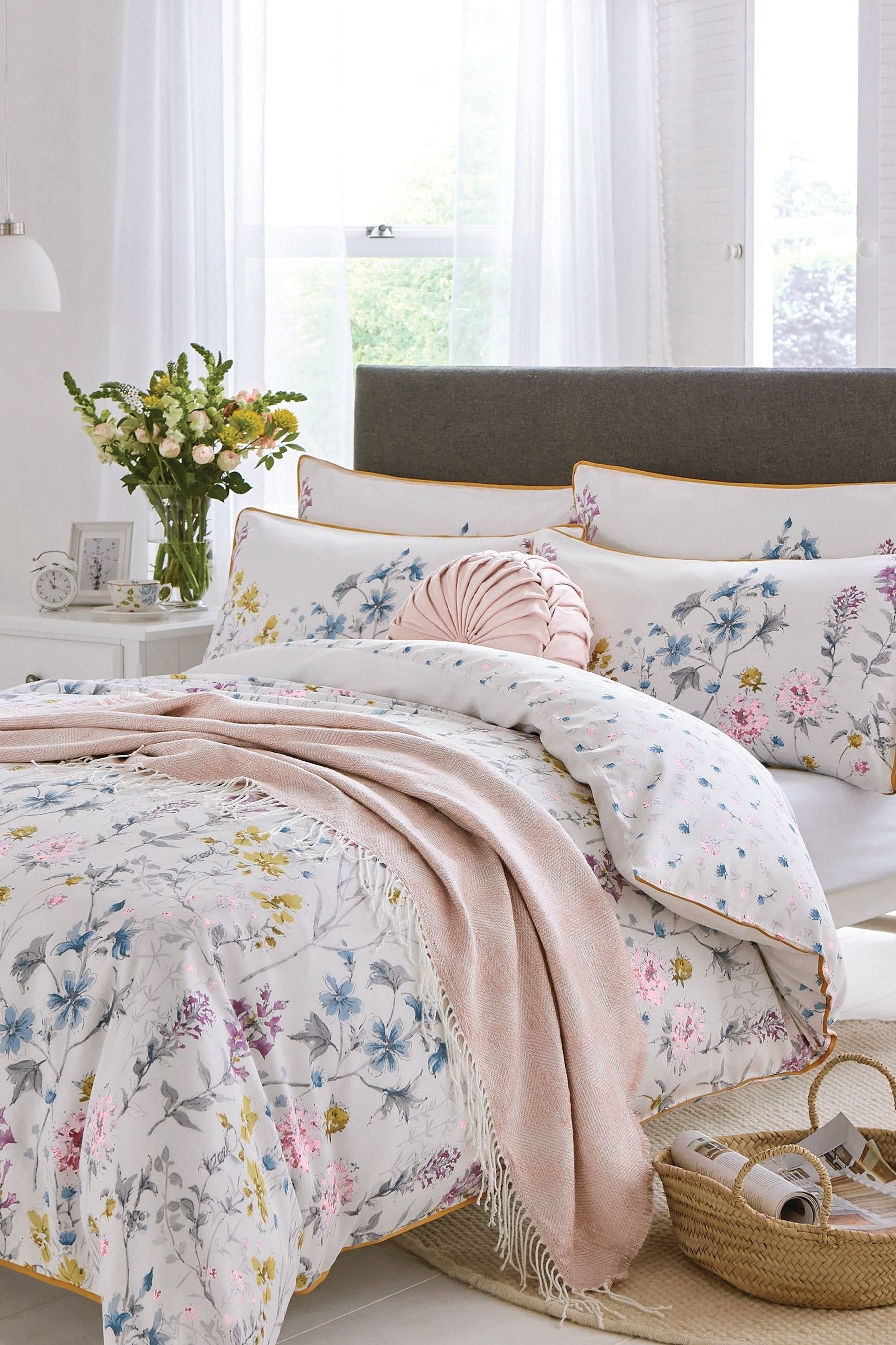 優しい色合いで明るく◇Laura Ashley◇ 布団・枕カバーセット