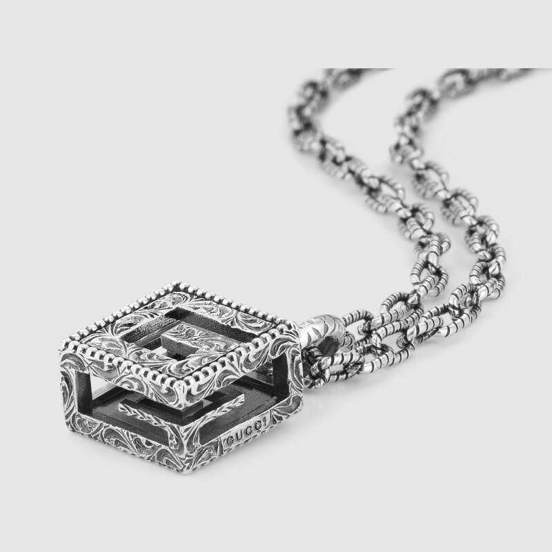 グッチ】スクエアGロゴトップクロスシルバーネックレス*552768 (GUCCI グッチ】スクエアGロゴトップクロスシルバーネックレス*552768 (GUCCI