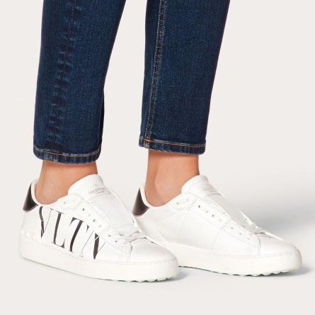 sneakers open