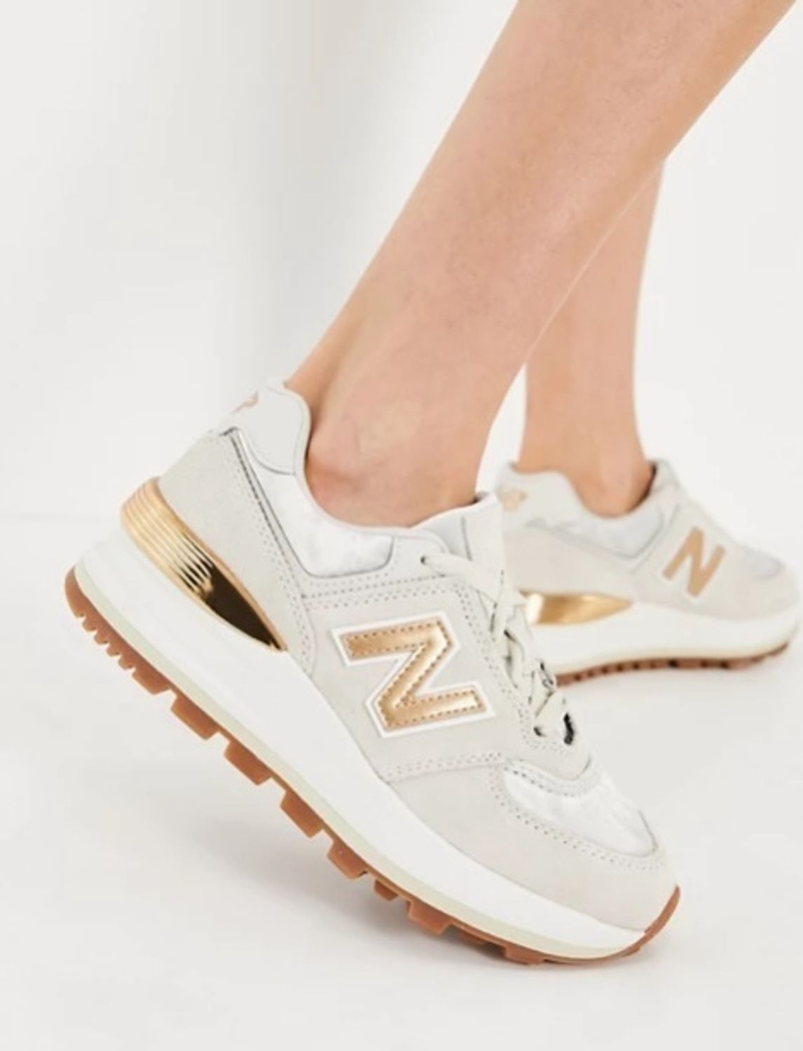大人気 New Balance 574 厚底ソール Beige Gold New Balance スニーカー Buyma