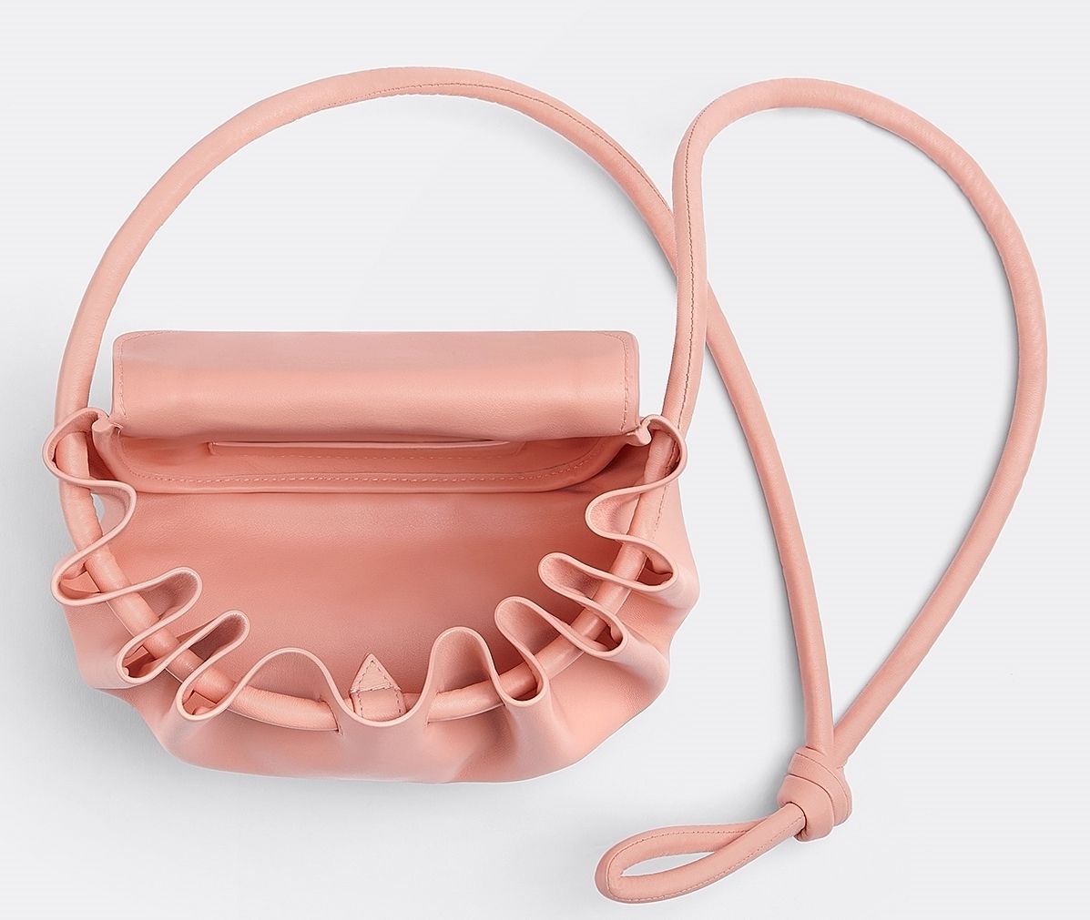 関税込◇BOTTEGA VENETA ビーク BEAK ショルダーバッグ スモール ベスト商品 BOTTEGA ボッテガ ビーク ショルダーバッグ BEAK BENETA ショルダーバッグ