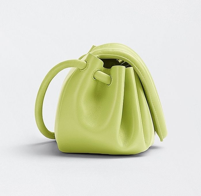 関税込◇BOTTEGA VENETA ビーク BEAK ショルダーバッグ スモール ベスト商品 BOTTEGA ボッテガ ビーク ショルダーバッグ BEAK BENETA ショルダーバッグ