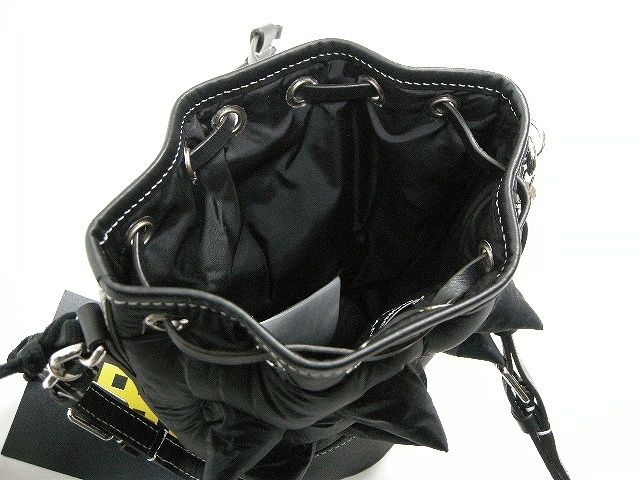 確保済◇関税無 国内発 MONCLER JWアンダーソンCRITTERダウンBAG 確保済◇関税無 国内発 MONCLER JWアンダーソンCRITTERダウンBAG