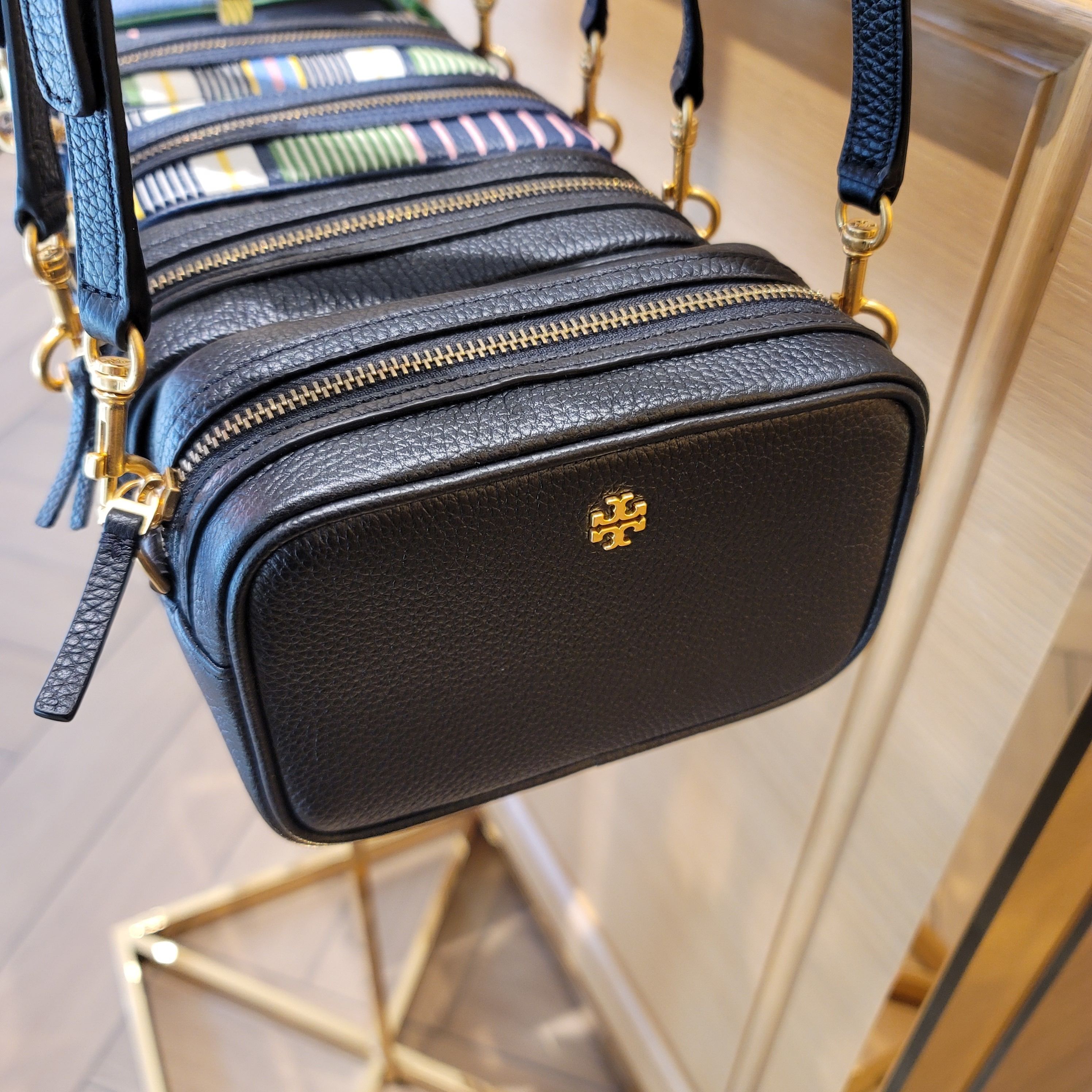 TORY BURCH】BLAKE MINI CAMERA BAG☆日本未発売☆送料無料!! (Tory TORY BURCH】BLAKE MINI CAMERA BAG☆日本未発売☆送料無料!! (Tory