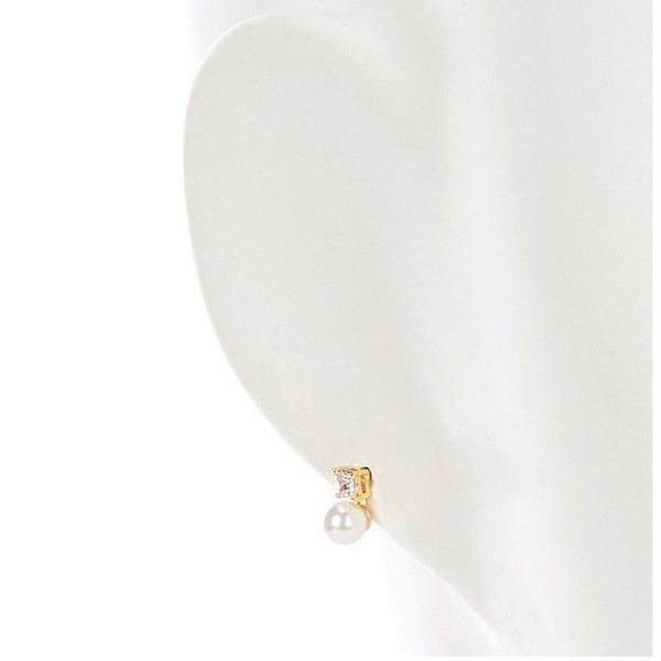 翌発☆Kate Spade☆パールピアス 保存袋付き 翌発☆Kate Spade☆パールピアス 保存袋付き (kate spade new