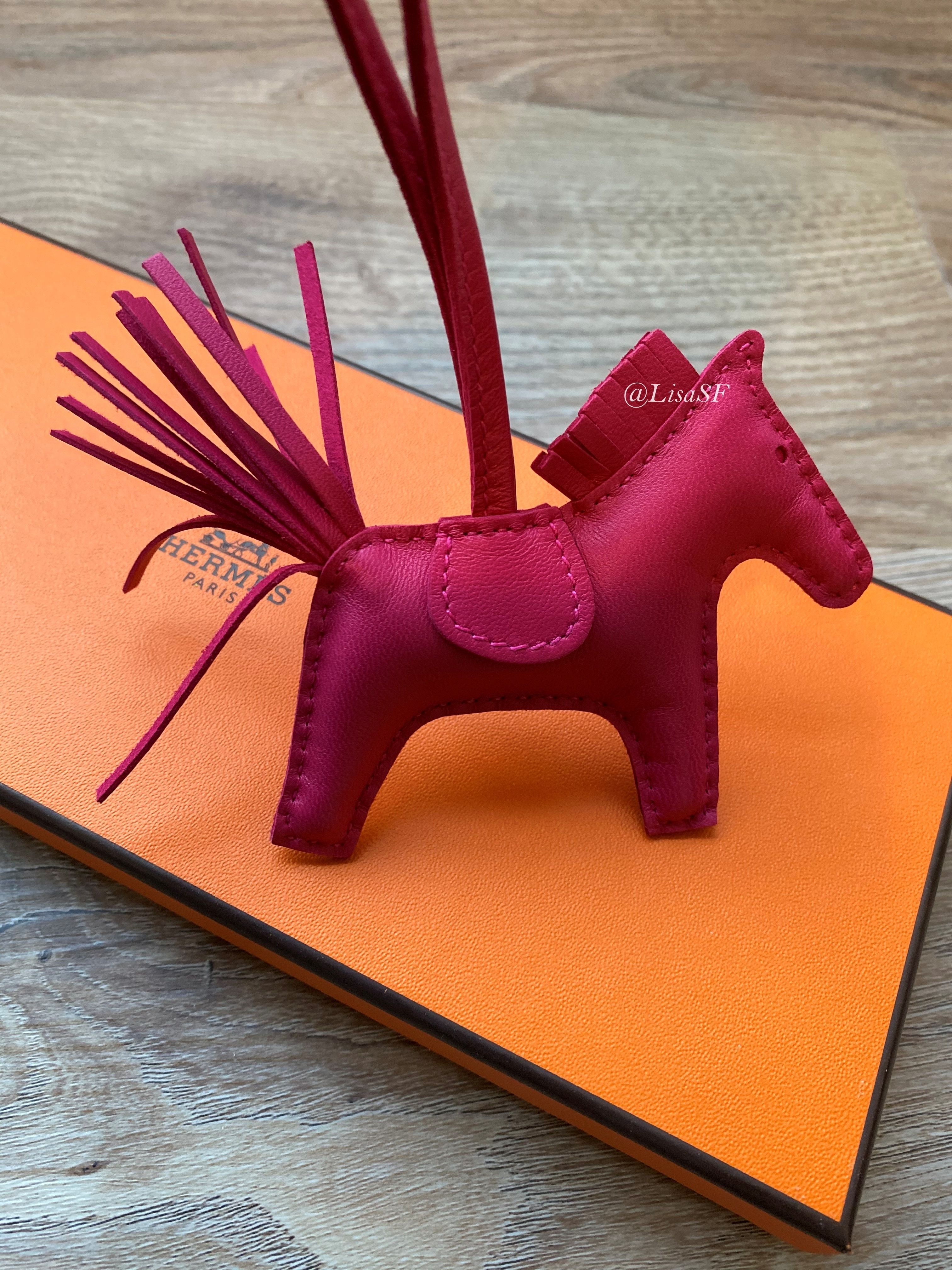 新色ピンク♪ HERMES ☆ Rodeo ロデオチャーム PM ローズ (HERMES ...