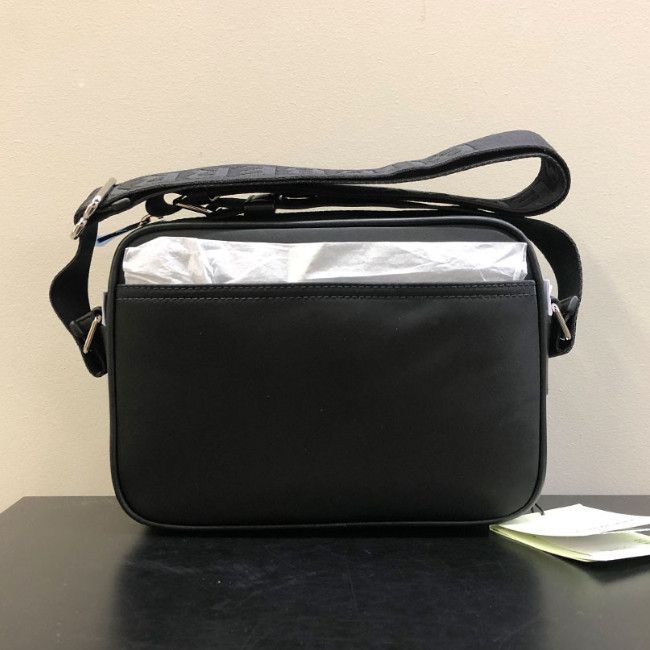 ♢Burberry♢ロゴボディバッグ☆正規品・関税込☆ (Burberry