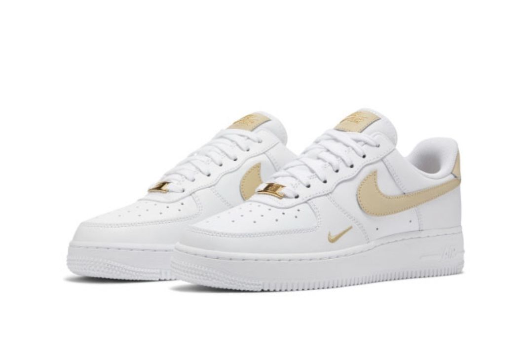 人気 NIKE AIR FORCE 1 '07 ESS ESSENTIAL エアフォース1 W AF1 (Nike ...