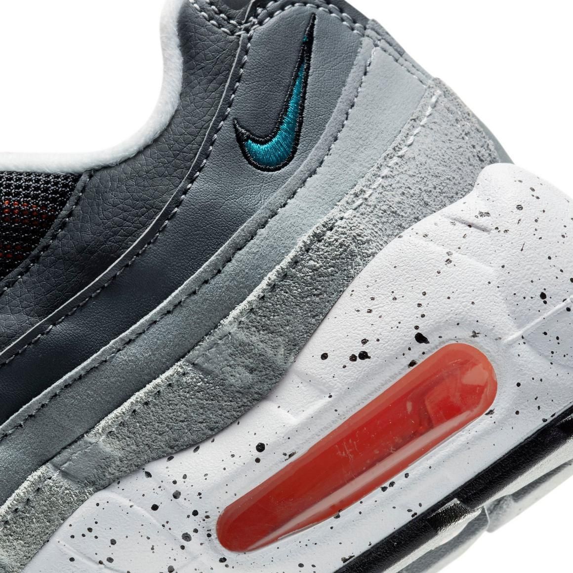 大人もOK! AIR MAX 95 GS Recraft 大人もOK! AIR MAX 95 GS Recraft