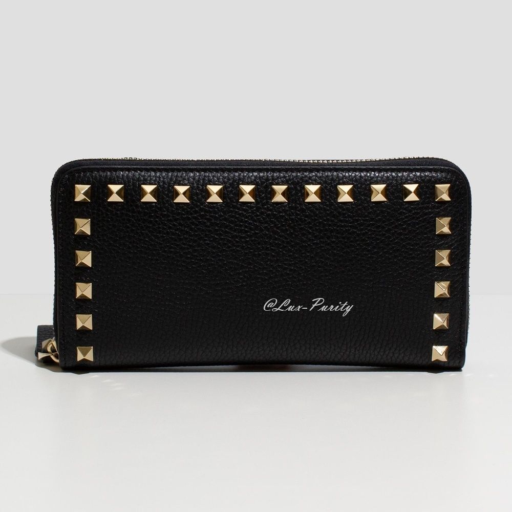 VALENTINO ROCKSTUD ZIPPERED WALLET ロックスタッズ 長財布