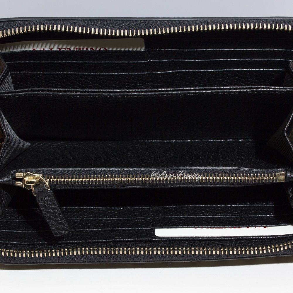 VALENTINO ROCKSTUD ZIPPERED WALLET ロックスタッズ 長財布