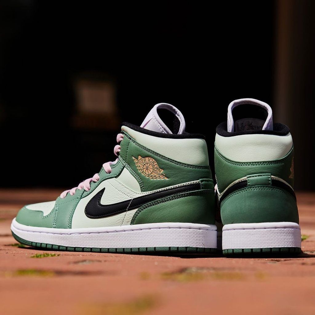dutch green jordan 1s