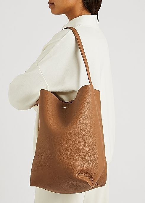 完売 芸能人愛用 The Row N/S Park Tote レザー W1273L129BLPL (The ...