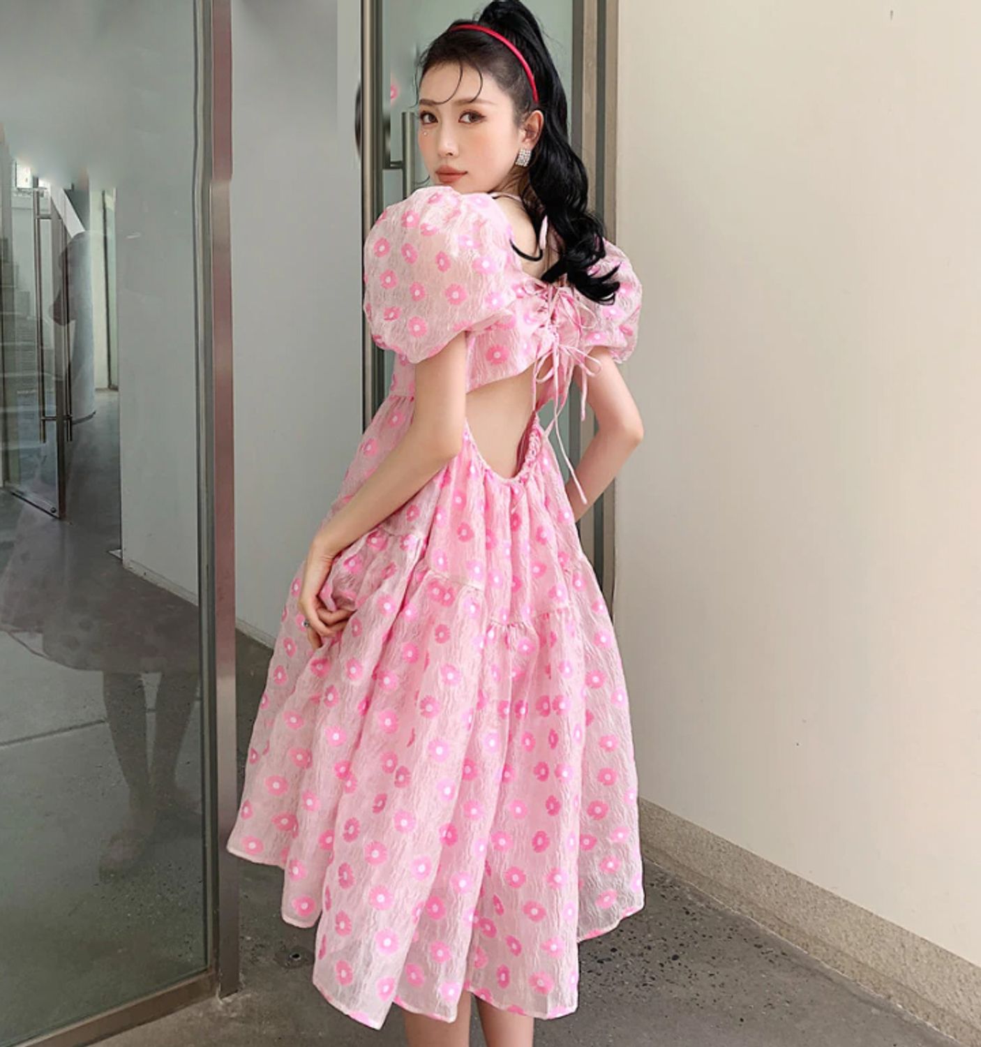 大人かわいい 半袖 リュクス ワンピース ドレス 背中空き お花 ワンピース Buyma