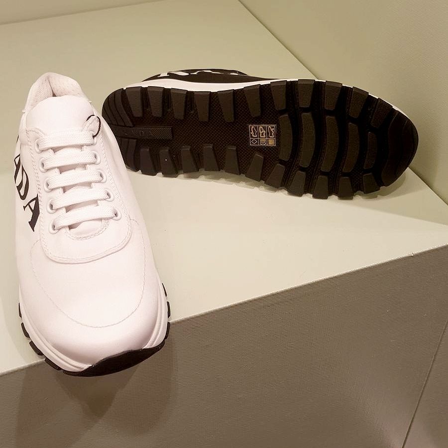 セール】プラダ☆サイドロゴプリント入りスニーカー☆1E552L (PRADA セール】プラダ☆サイドロゴプリント入りスニーカー☆1E552L (PRADA