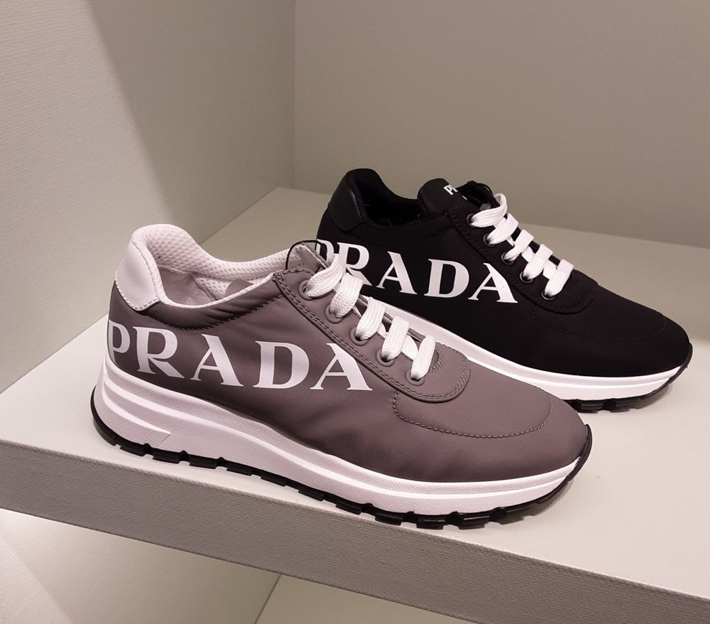 セール】プラダ☆サイドロゴプリント入りスニーカー☆1E552L (PRADA セール】プラダ☆サイドロゴプリント入りスニーカー☆1E552L (PRADA