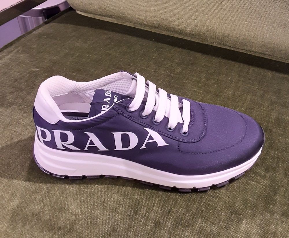 セール】プラダ☆サイドロゴプリント入りスニーカー☆1E552L (PRADA セール】プラダ☆サイドロゴプリント入りスニーカー☆1E552L (PRADA
