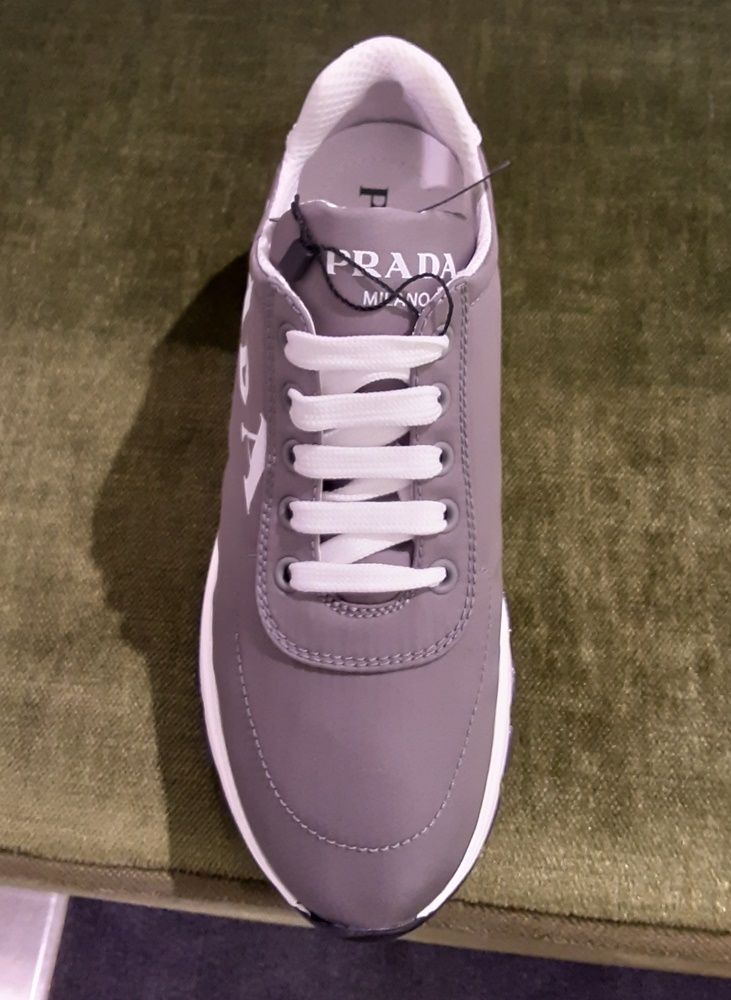 セール】プラダ☆サイドロゴプリント入りスニーカー☆1E552L (PRADA セール】プラダ☆サイドロゴプリント入りスニーカー☆1E552L (PRADA