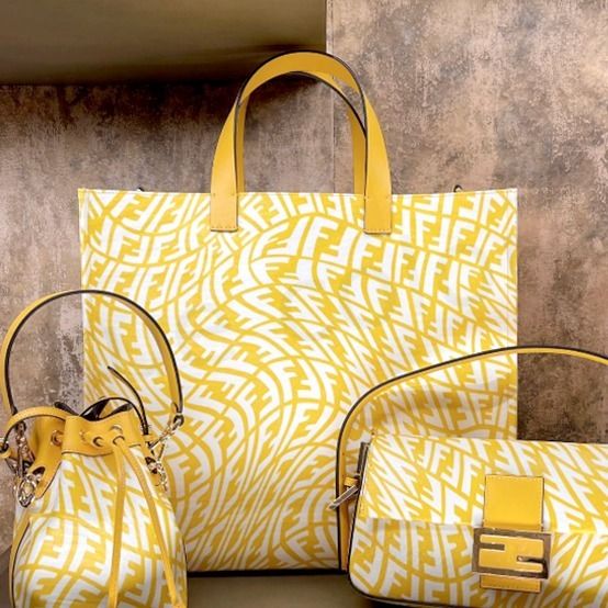 FENDI VERTIGO 21SS FF柄 光沢 キャンバス ショッパー *イエロー