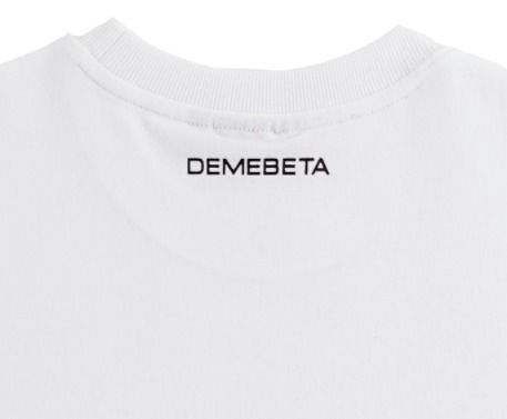 ★韓国の人気★【DEMEBETA】★SMILE LOGO T-SHIR.T★Tシャツ★ ☆韓国の人気☆【DEMEBETA】☆SMILE LOGO T-SHIR.T☆Tシャツ