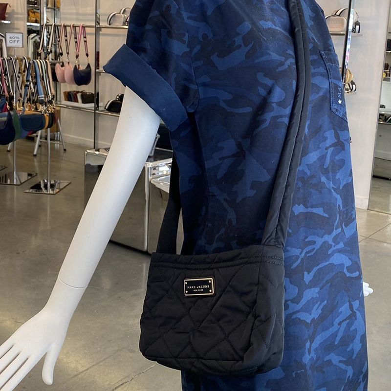 ☆便利☆マーク ジェイコブス キルト クロスボディーバッグ (MARC ☆便利☆マーク ジェイコブス キルト クロスボディーバッグ (MARC