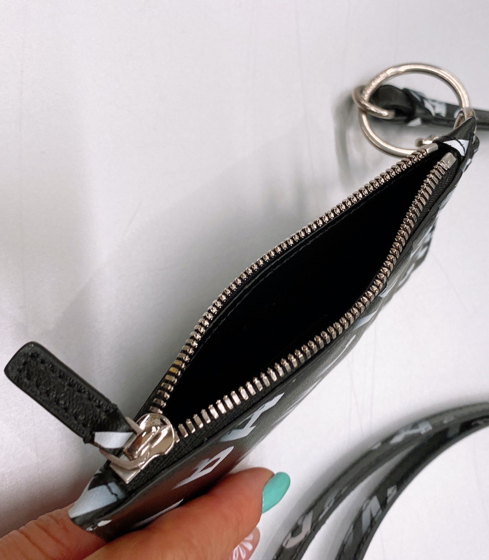 VIPセール関税込☆BALENCIAGA☆カードホルダーネックストラップ VIPセール関税込☆BALENCIAGA☆カードホルダーネックストラップ